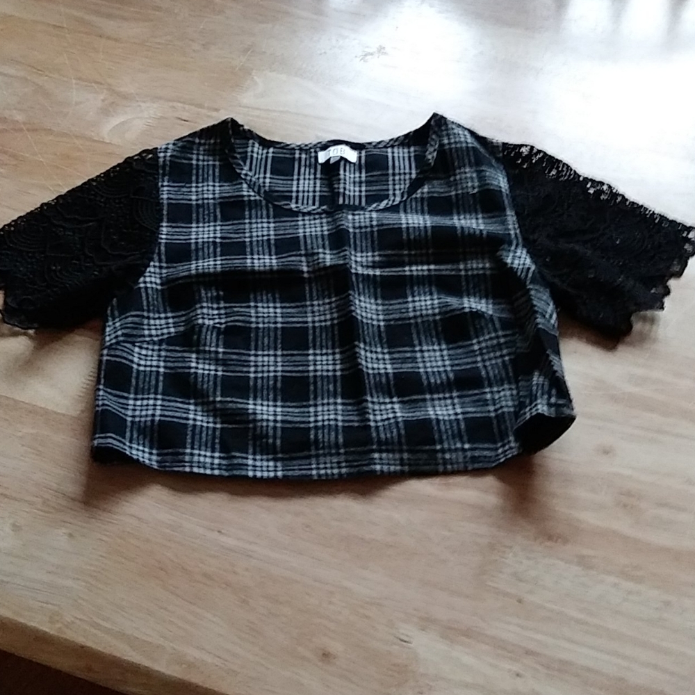 Tobi • Crop Top